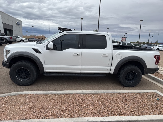 2017 Ford F-150 Raptor photo 2