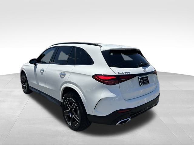 2025 Mercedes Benz GLC 300 4MATIC photo 3