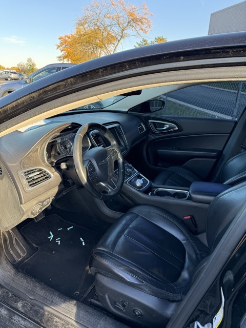 2015 Chrysler 200 C photo 4