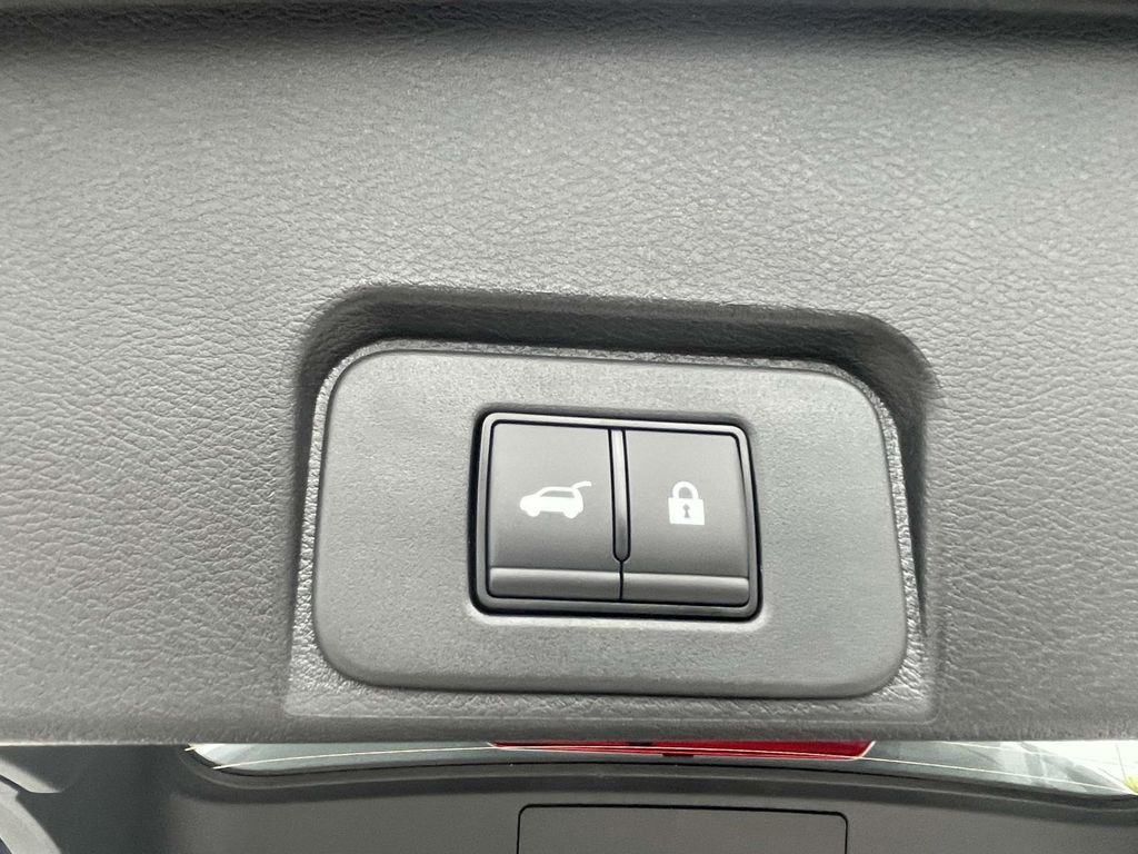 2026 Nissan Rogue SV photo 6