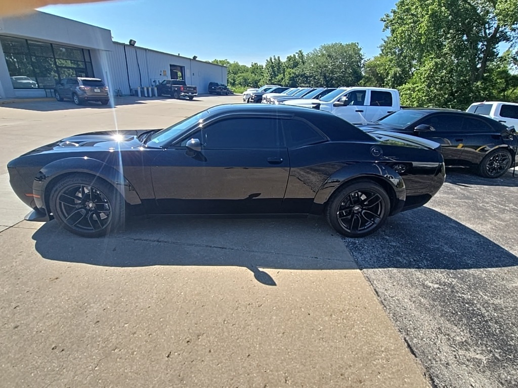 2022 Dodge Challenger R/T Scat Pack Widebody photo 2