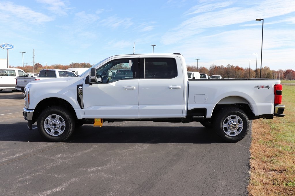 2026 Ford F-350 XLT photo 4