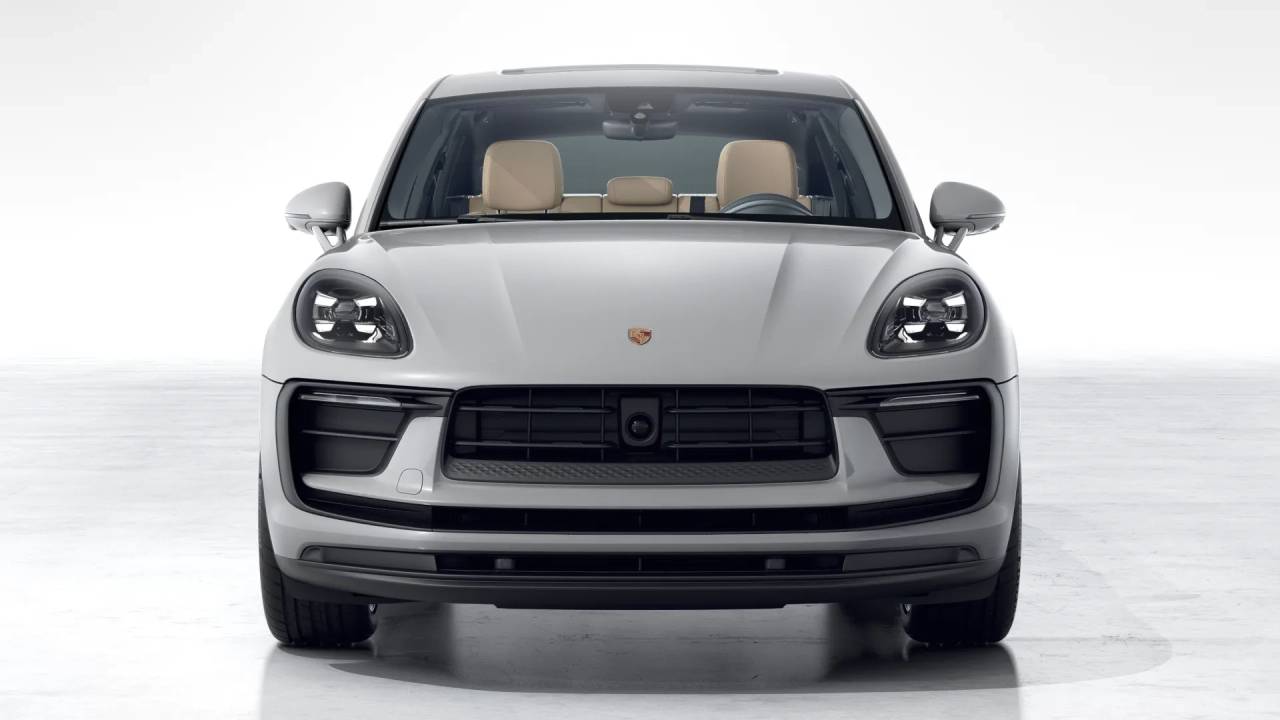 2026 Porsche Macan T photo 9