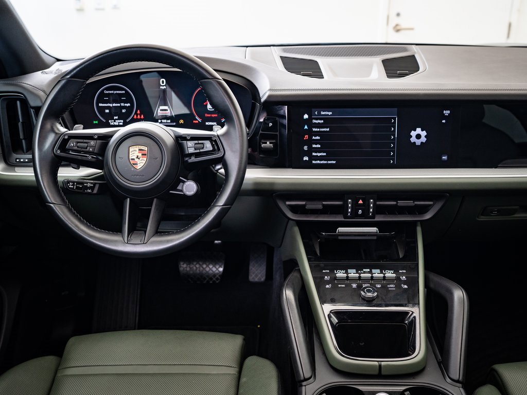 2024 Porsche Cayenne photo 6