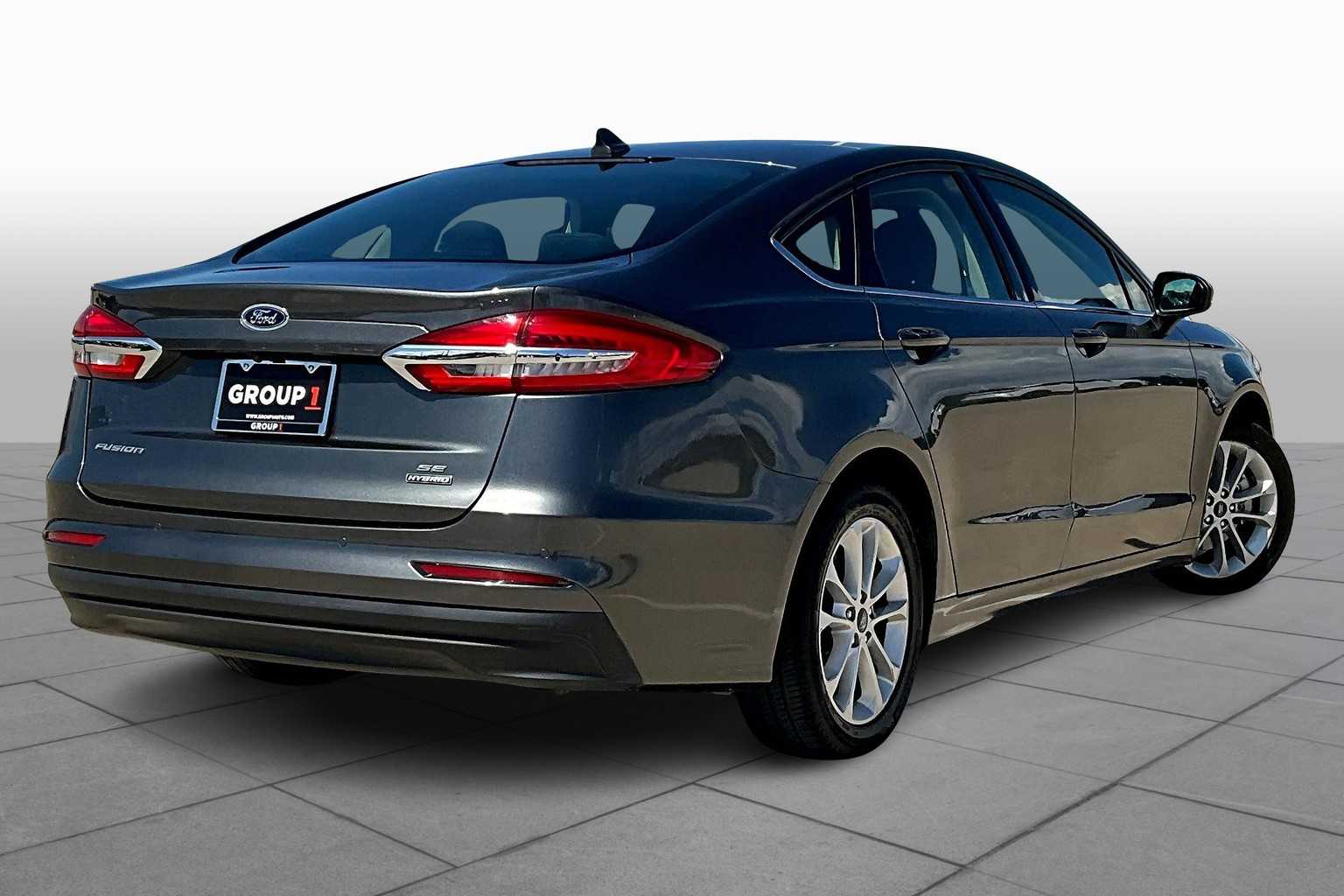 2020 Ford Fusion Hybrid SE photo 11