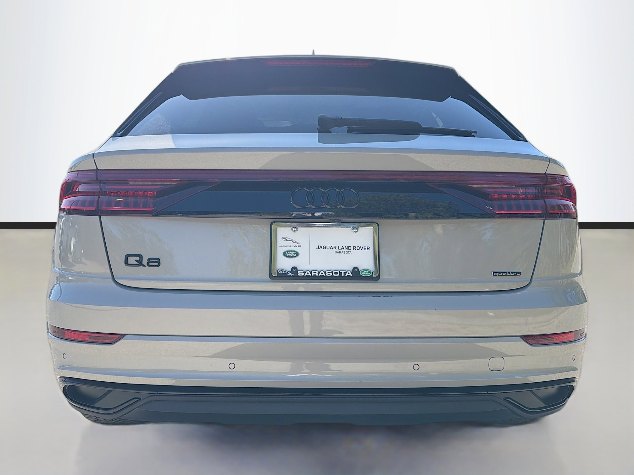 2022 Audi Q8 55 Premium photo 4