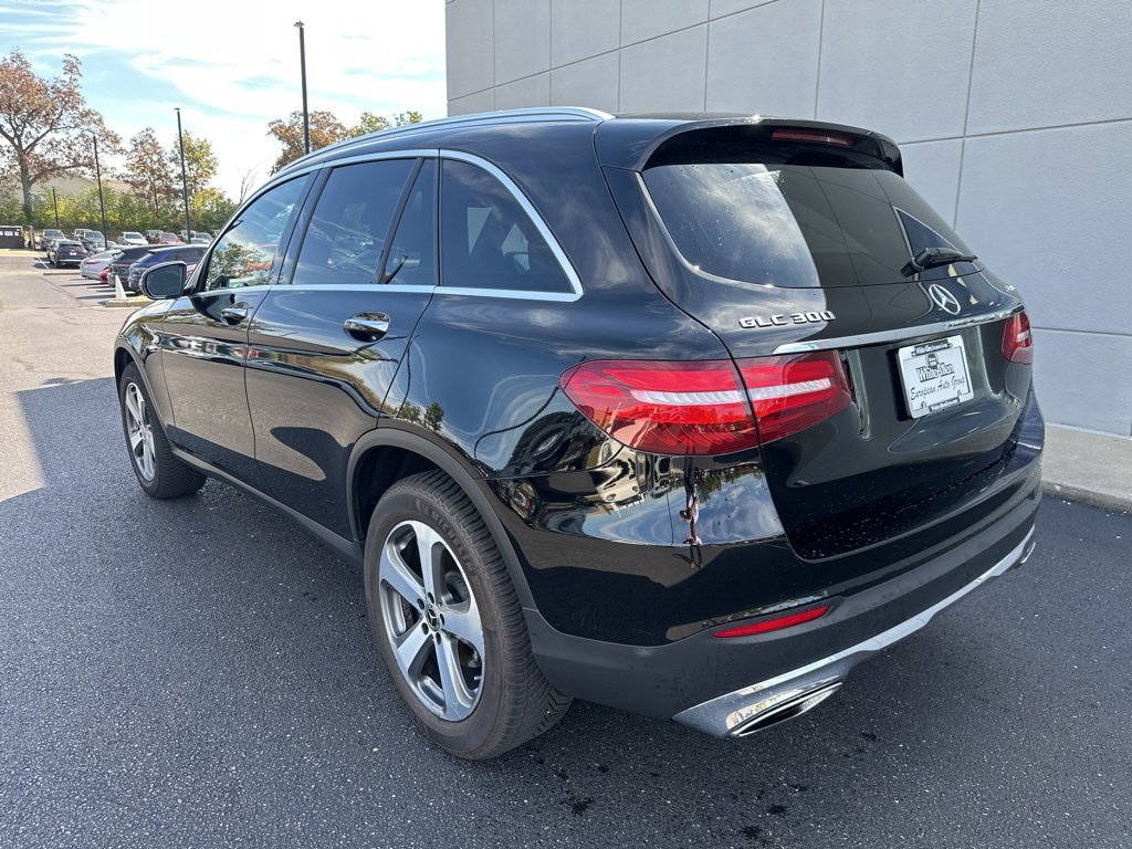 2019 Mercedes Benz GLC 300 4MATIC photo 3
