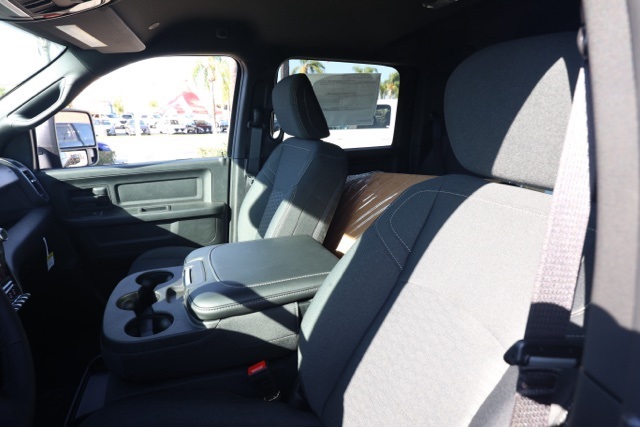 New 2026 Granite Crystal Metallic Clear-Coat Exterior Paint RAM Tradesman image 14