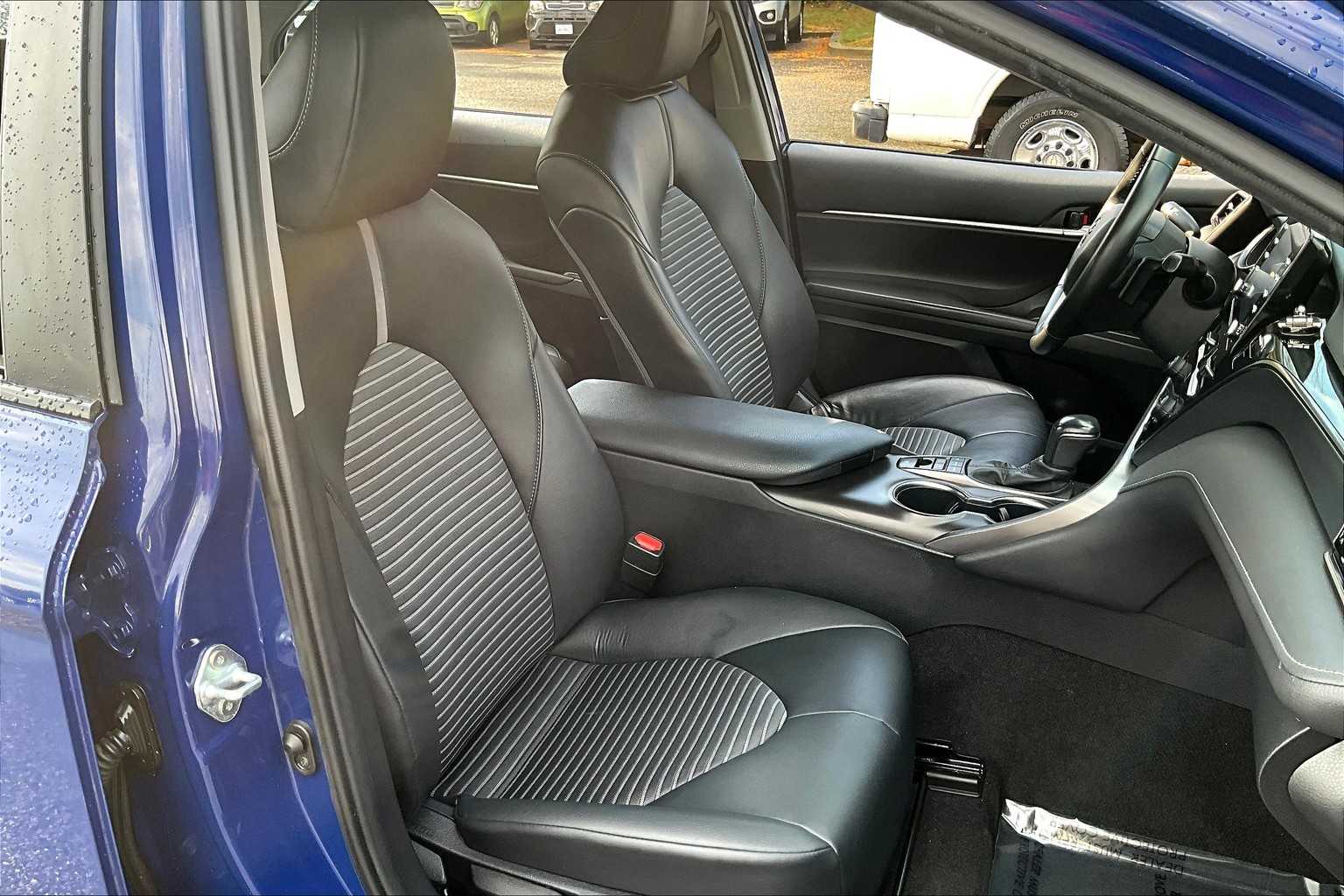 2023 Toyota Camry Hybrid SE photo 8