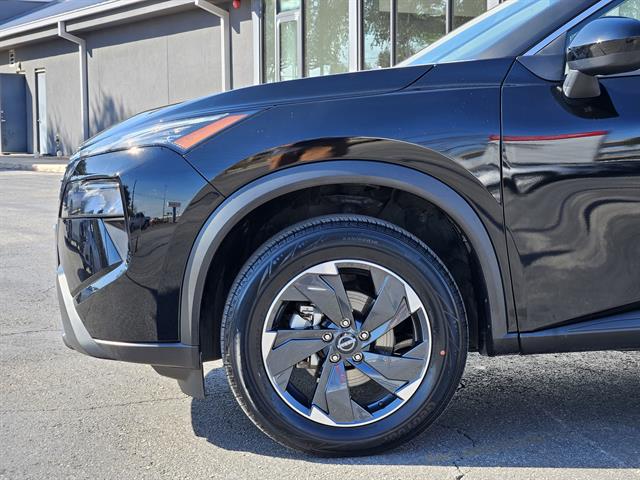 2024 Nissan Rogue SV photo 6