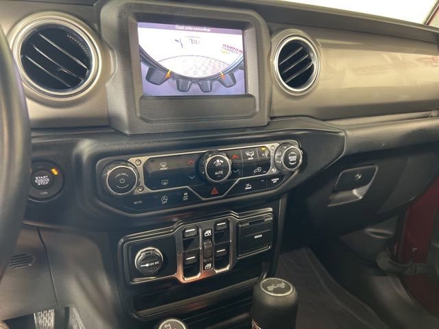 2021 Jeep Wrangler Unlimited Sahara photo 14
