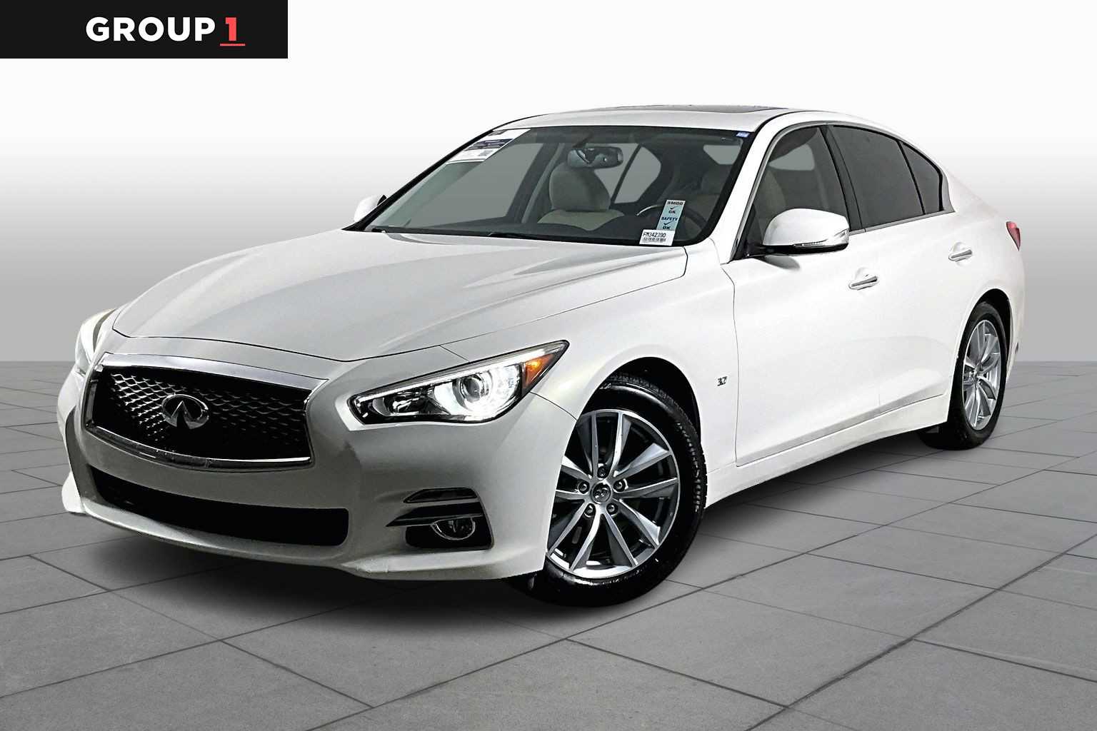 2015 INFINITI Q50 Premium's photo