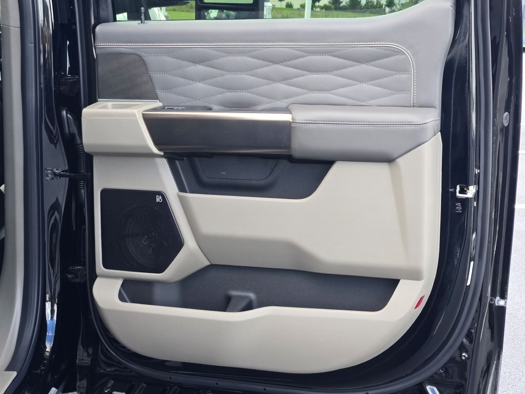 2026 Ford F-350 photo 9