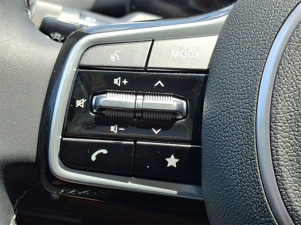 2025 Kia Sorento S photo 18