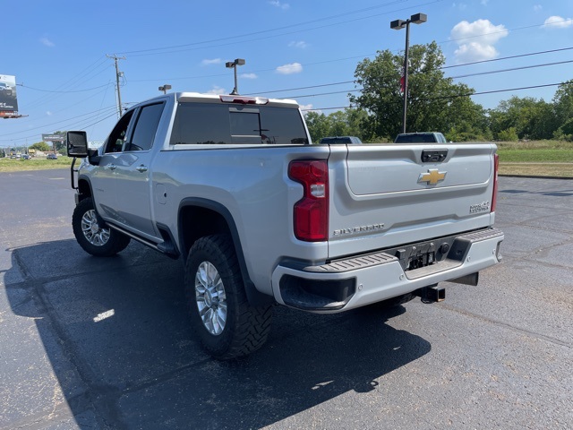 2023 Chevrolet Silverado 2500HD High Country photo 3