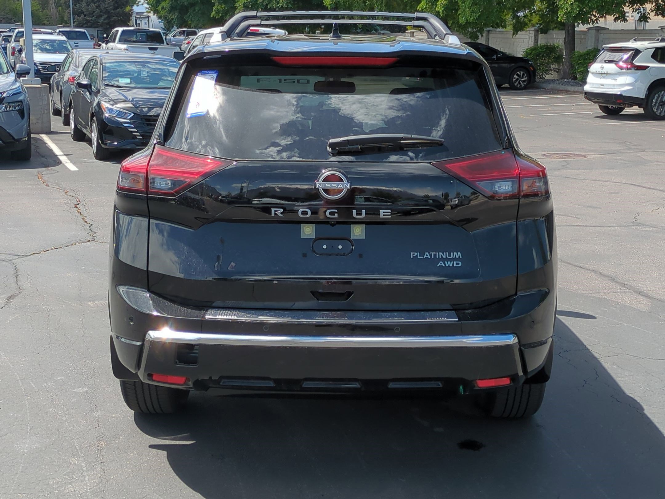 2025 Nissan Rogue Platinum photo 4