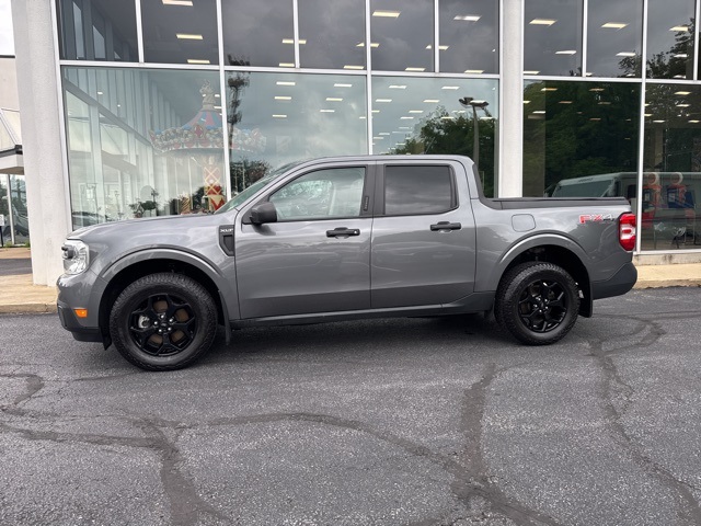 2022 Ford Maverick XLT photo 2