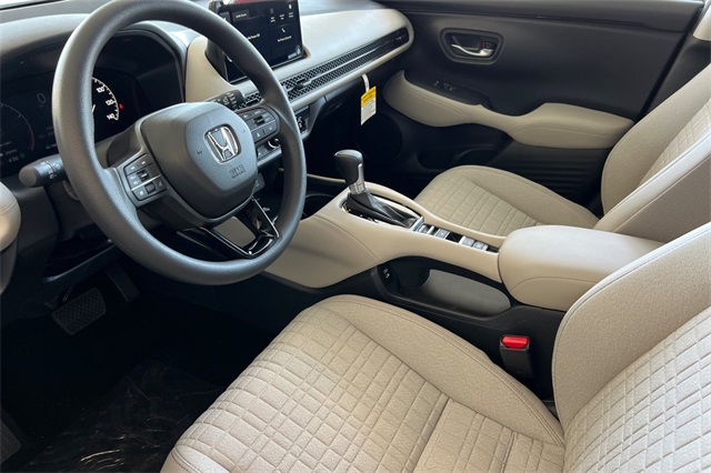 2026 Honda HR-V LX photo 7