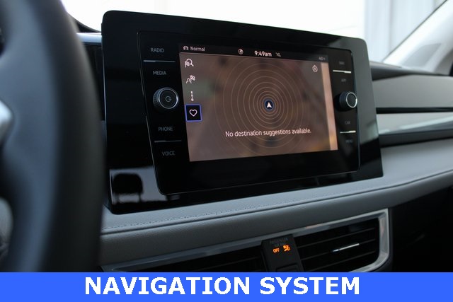 2025 Volkswagen Taos SEL photo 4
