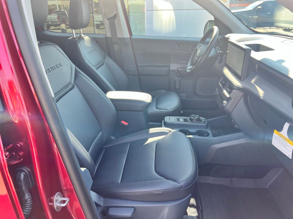 2025 Ford Maverick Lariat photo 28