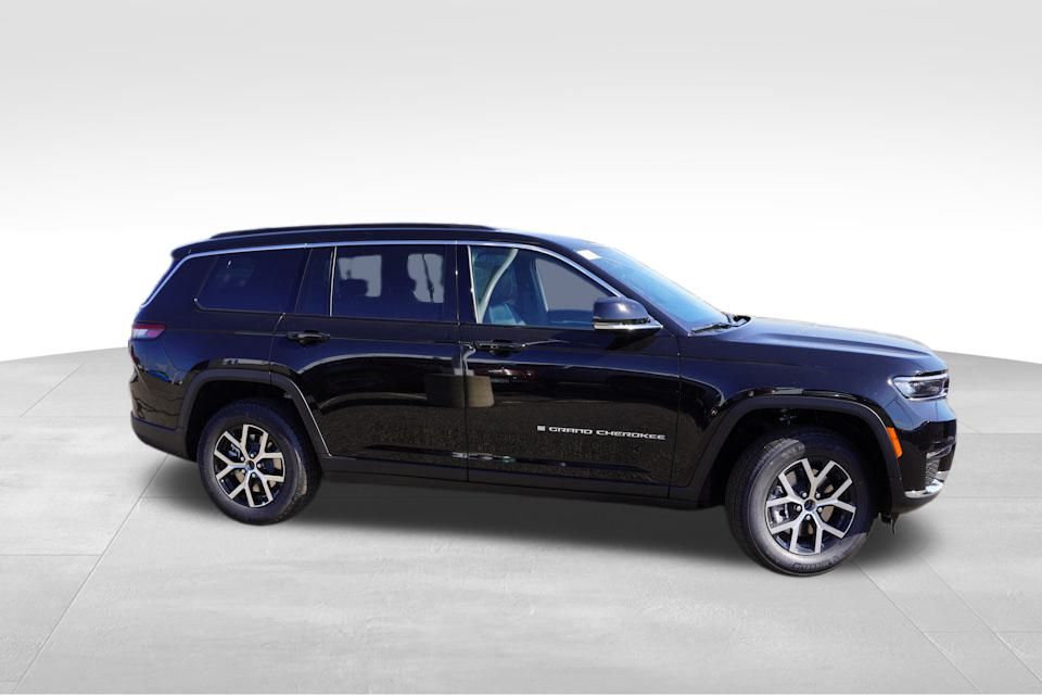 2025 Jeep Grand Cherokee Limited photo 2