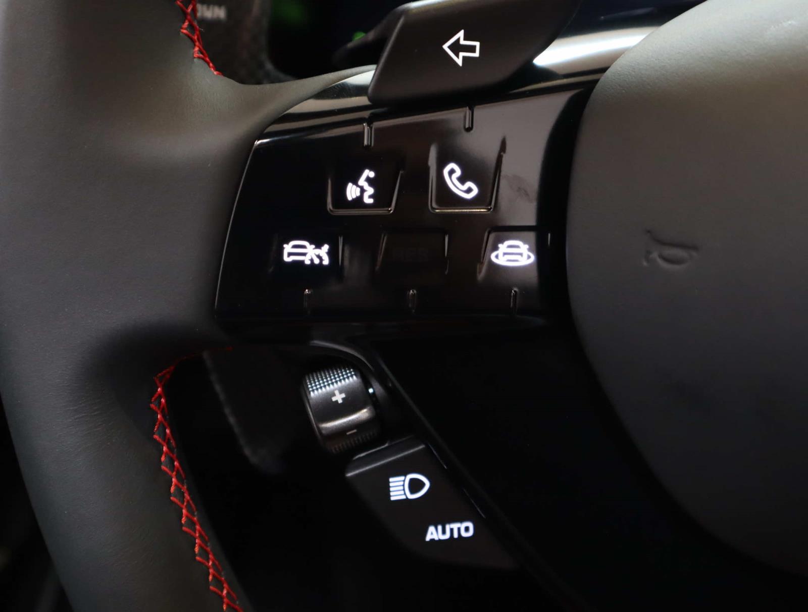2025 Ferrari Roma Spider photo 27