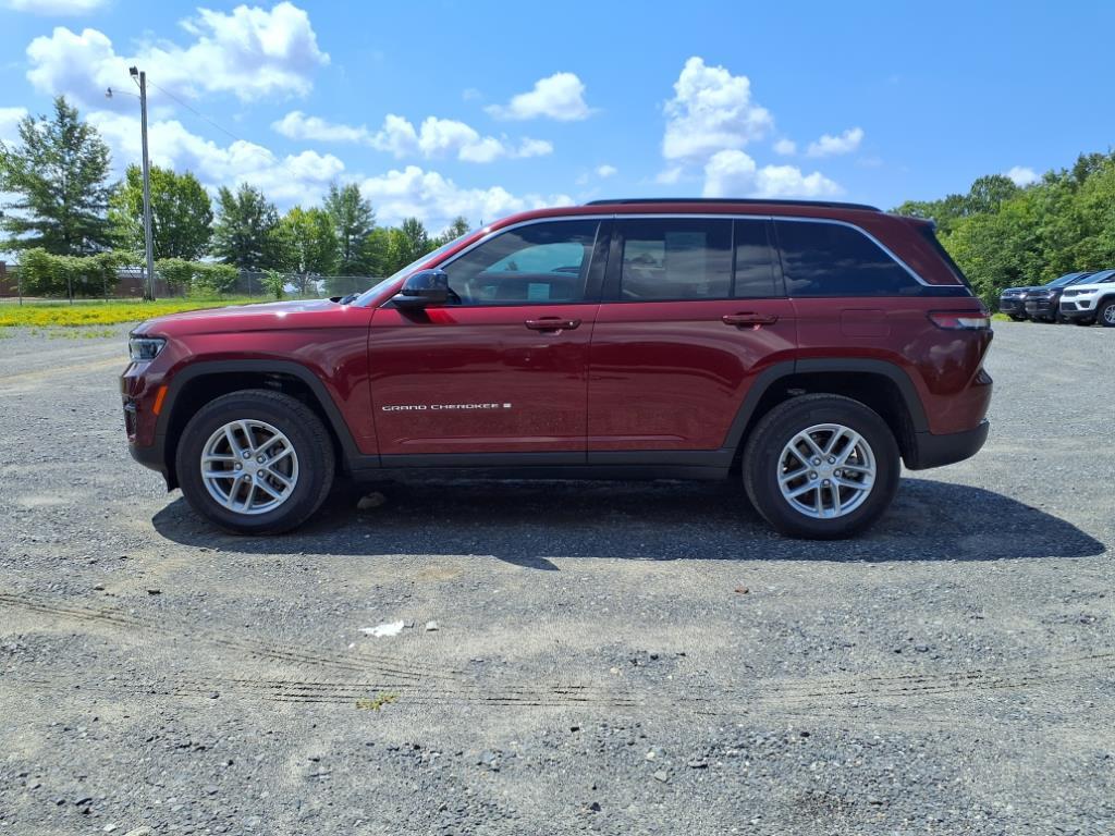 2024 Jeep Grand Cherokee Laredo X photo 11