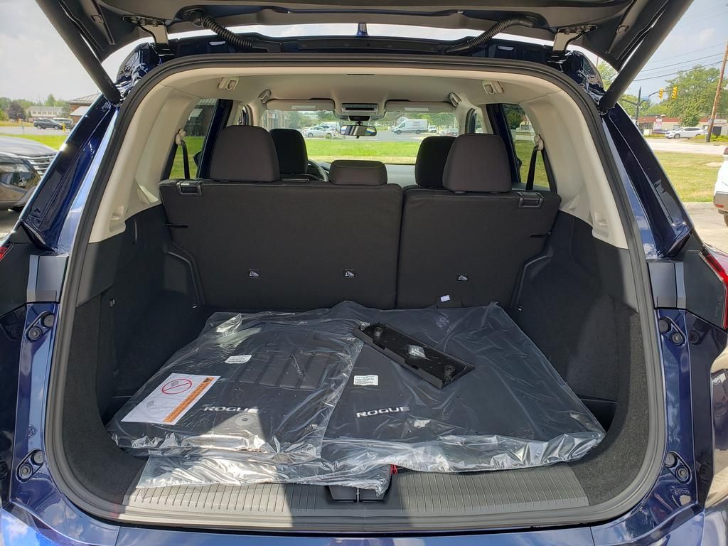 2026 Nissan Rogue SV photo 5