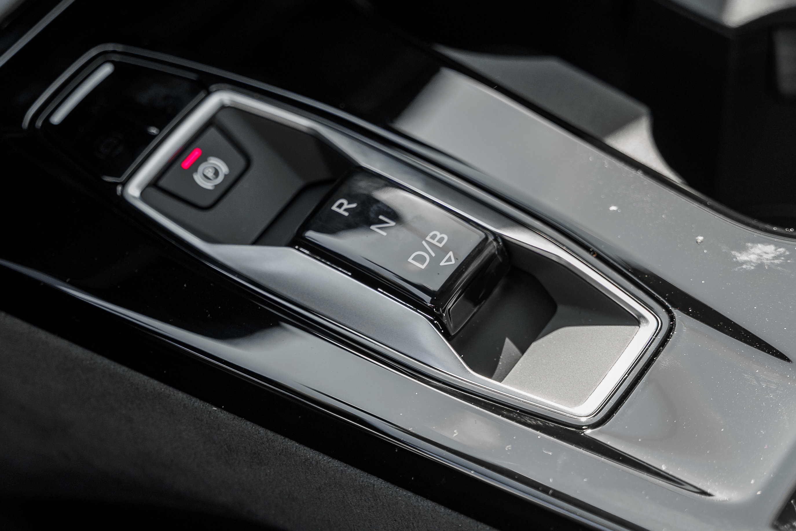 2025 Audi SQ6 photo 9