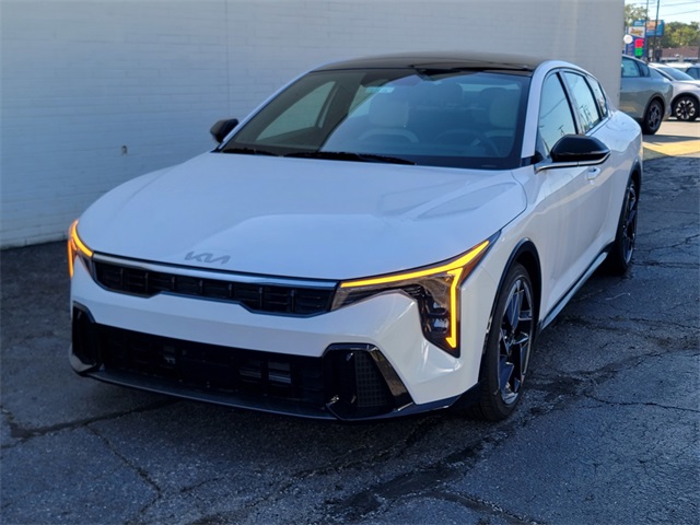 2025 Kia K4 GT-Line photo 8