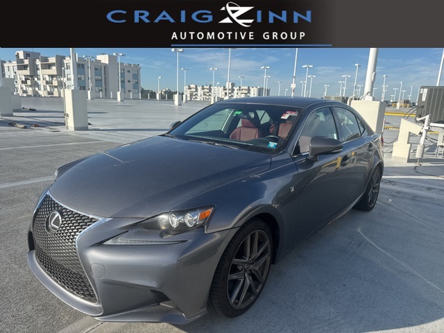 2016 Lexus IS 300's photo