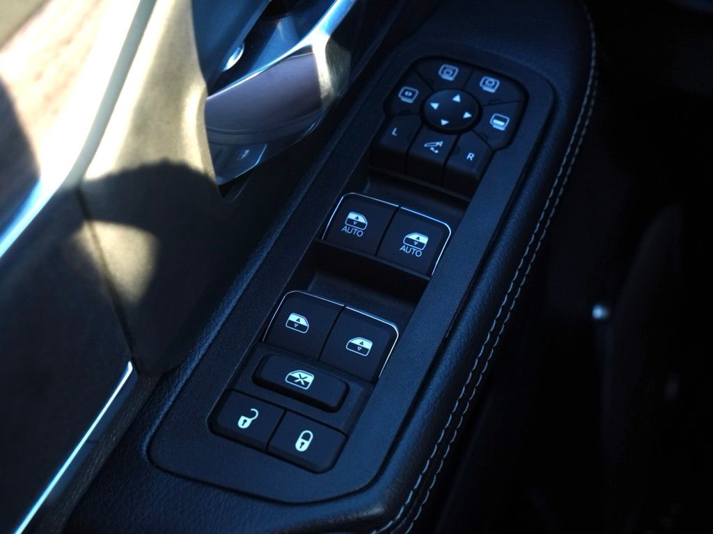 New 2026 Ceramic Gray Clear-Coat Exterior Paint RAM Laramie image 10