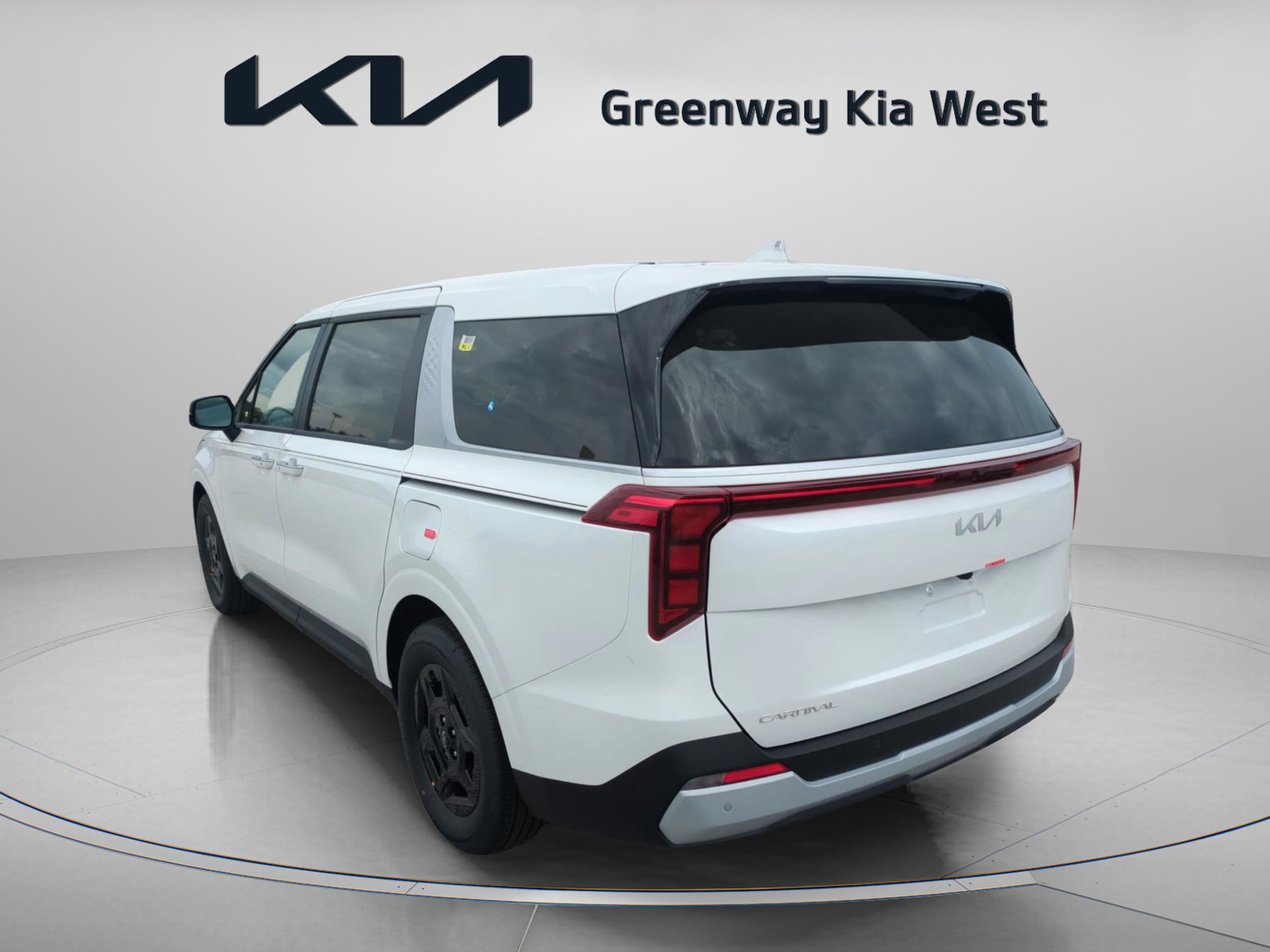 2026 Kia Carnival LX photo 5