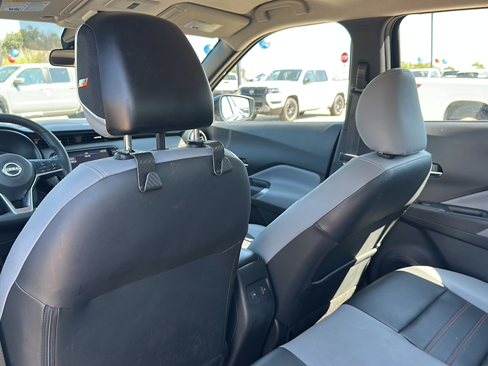 2024 Nissan Kicks SR photo 3