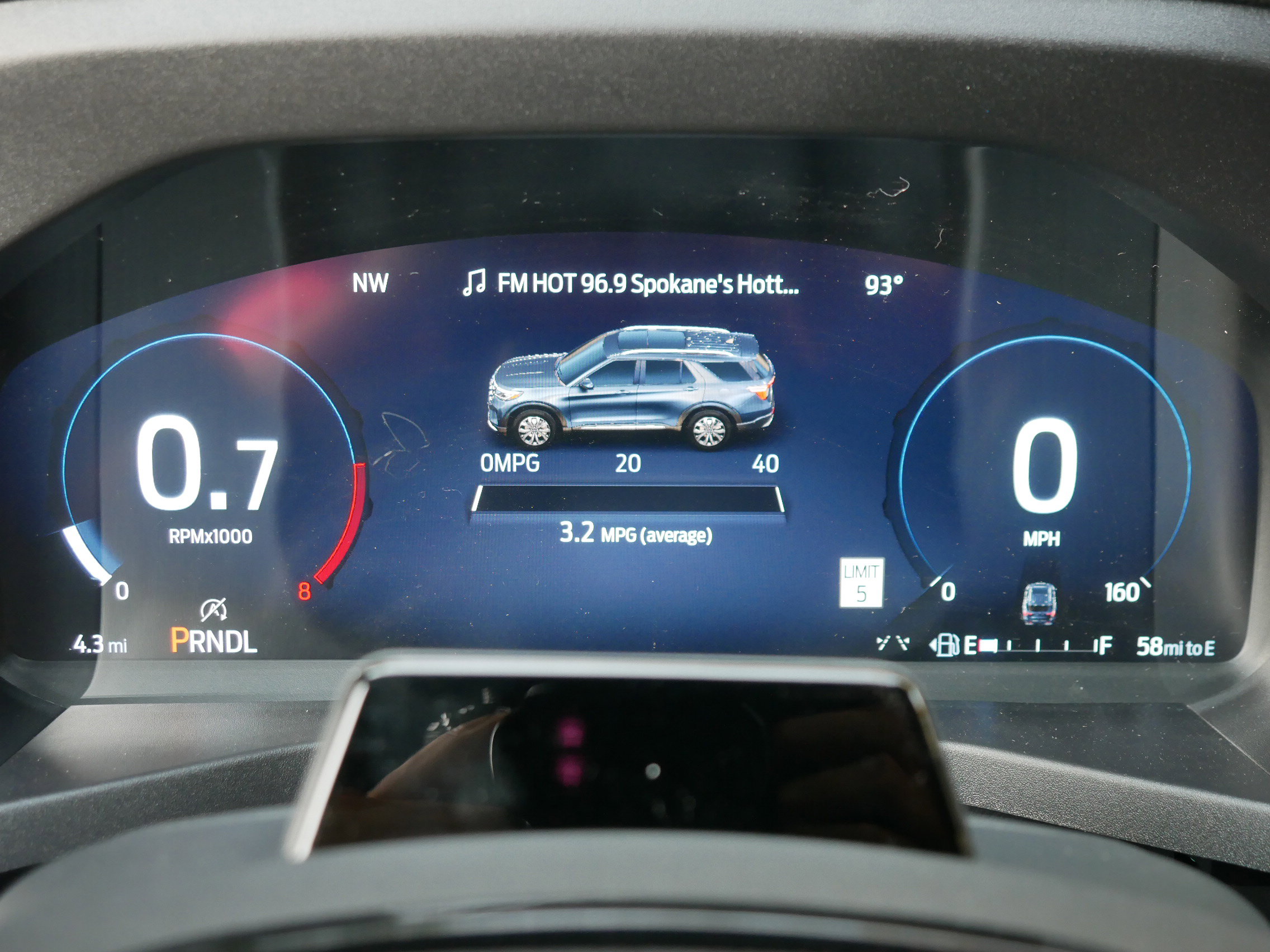 2025 Ford Explorer ST-Line photo 2
