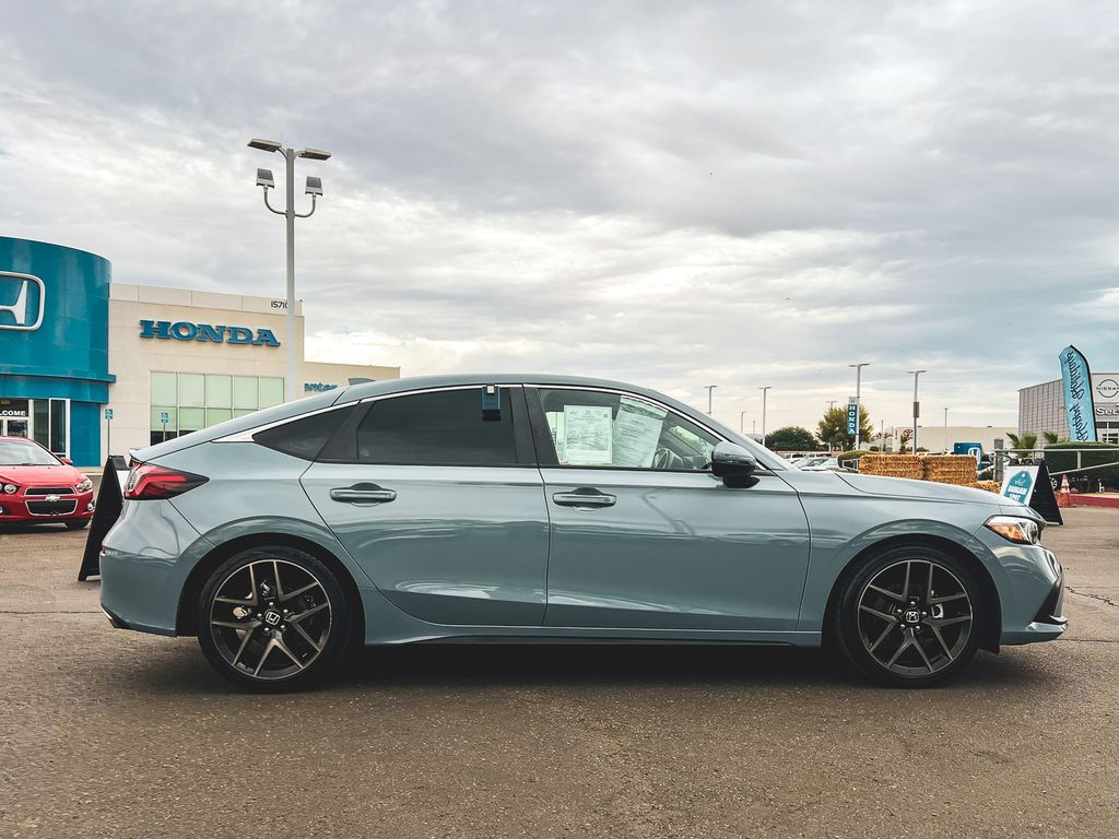 2024 Honda Civic Hatchback Sport Touring photo 3