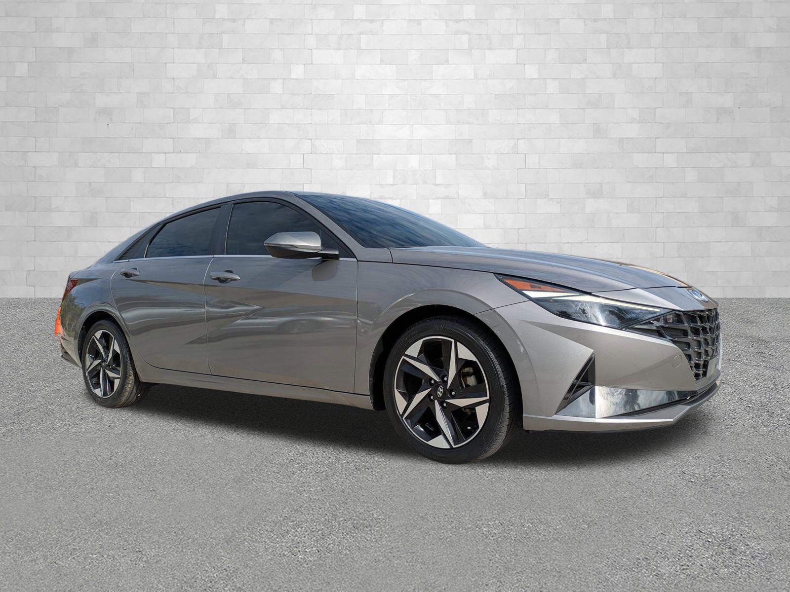 2021 Hyundai Elantra SEL's photo