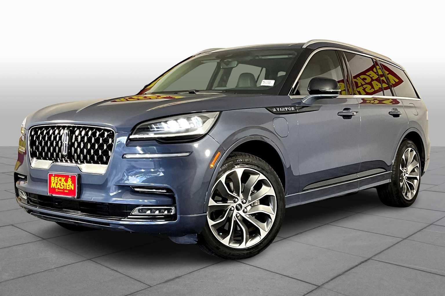 2021 Lincoln Aviator Grand Touring photo 2