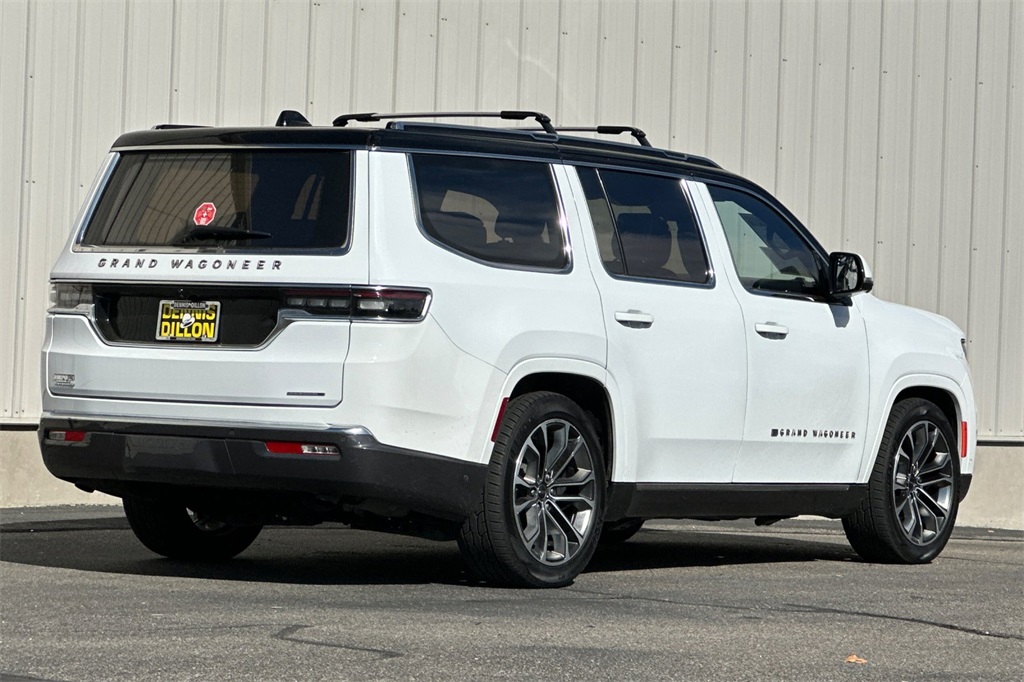 2022 Jeep Grand Wagoneer III photo 4