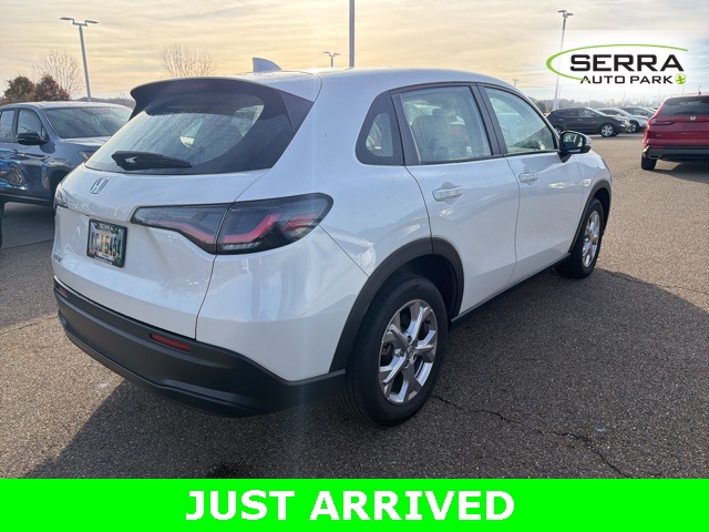 2023 Honda HR-V LX photo 3