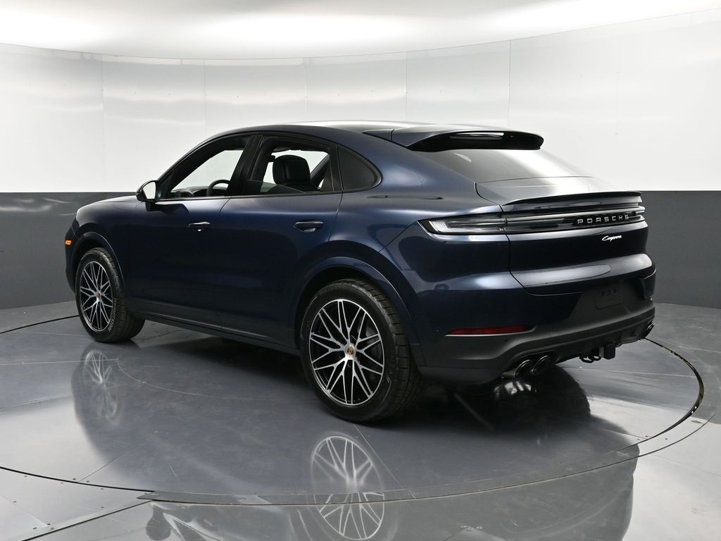 2025 Porsche Cayenne Coupe photo 2