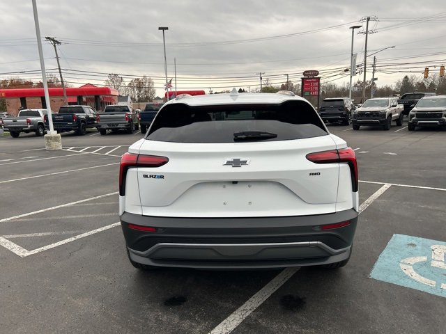 2026 Chevrolet Blazer EV photo 2