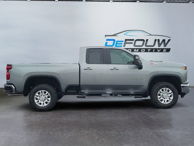 2026 Chevrolet Silverado 2500HD LT photo 2