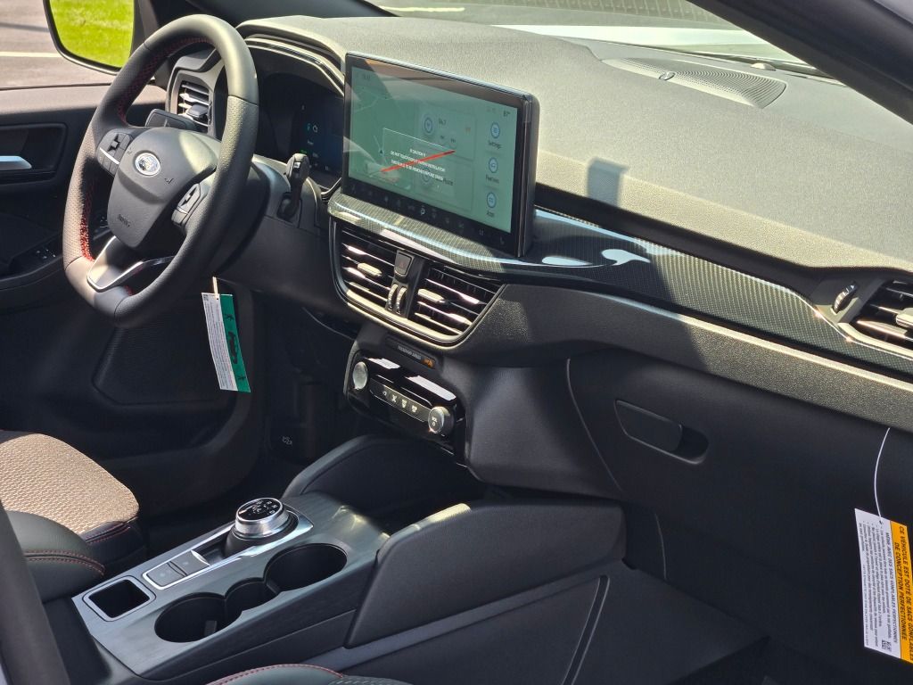 2025 Ford Escape Hybrid ST-Line Select photo 7