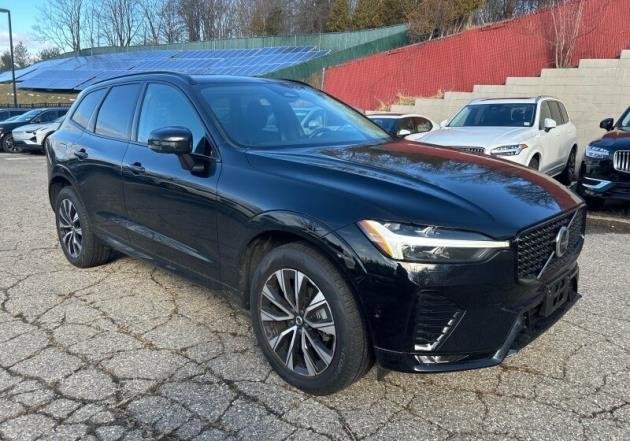 2023 Volvo XC60 Plus's photo