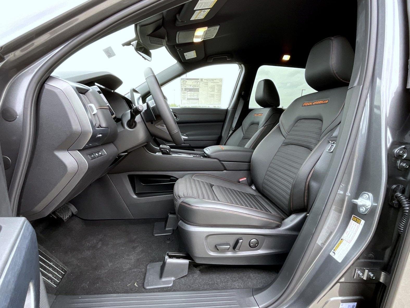 2025 Nissan Pathfinder Rock Creek photo 4