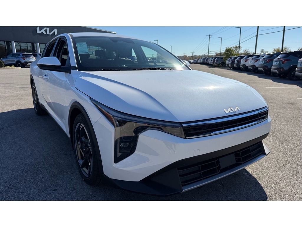 2025 Kia K4 EX's photo