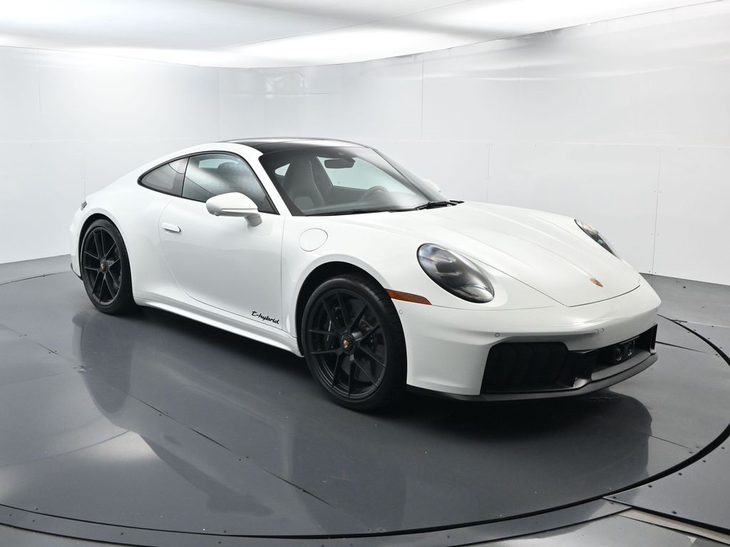2025 Porsche 911 GTS photo 15
