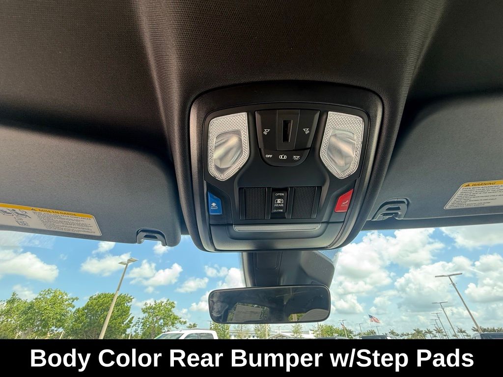 2025 Ram 1500 Tradesman photo 9