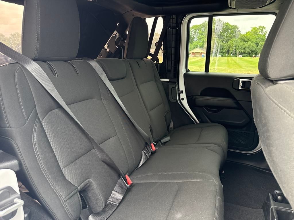 2021 Jeep Wrangler Unlimited Sahara Sport photo 16